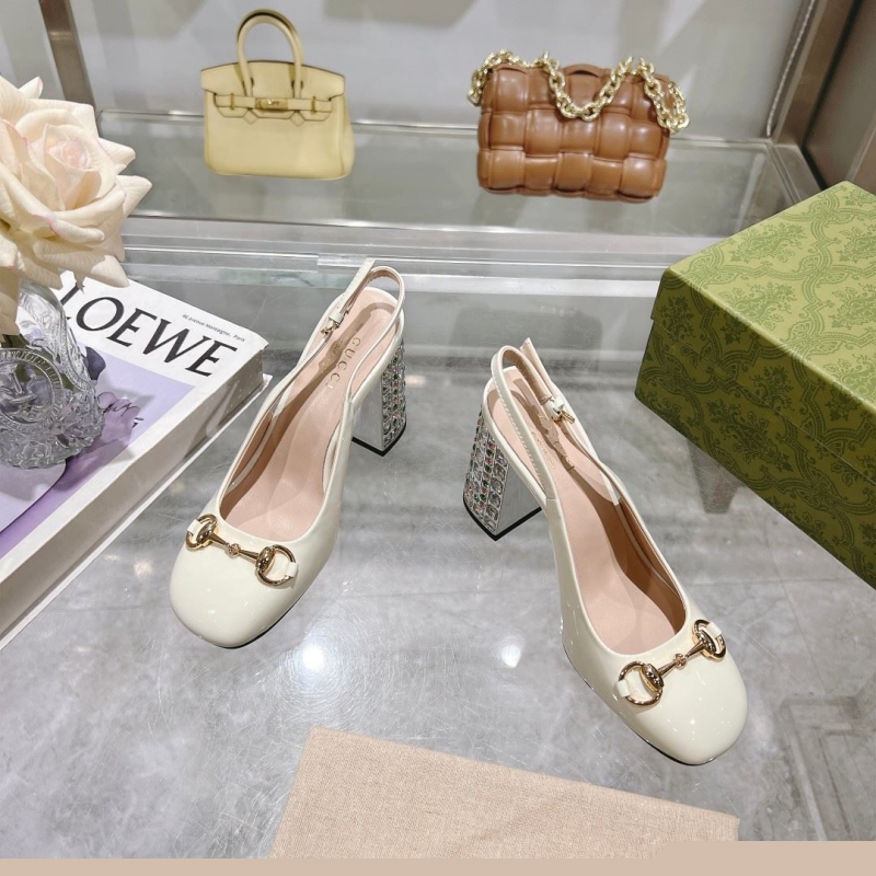 G*u*i sandals